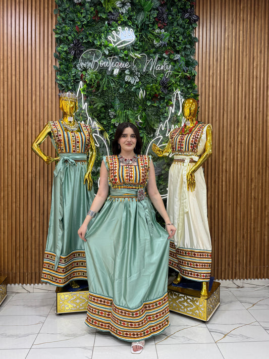 Robe Kabyle Ouardia – Élégance et tradition
