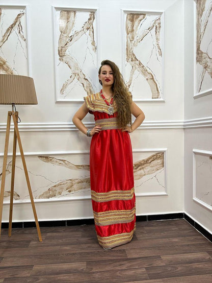 Robe Kabyle Dihia Décolleté – Élégance et Tradition pour Vos Occasions Spéciales